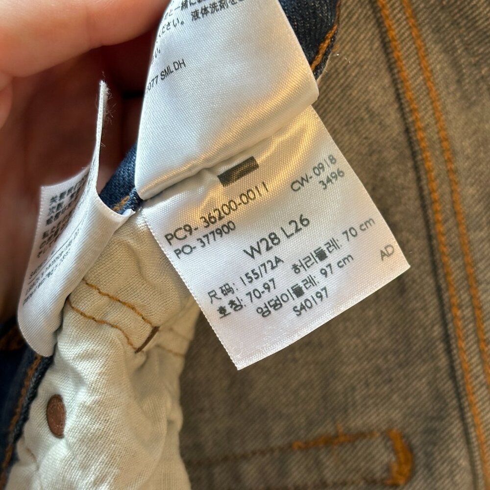 Levi's 501 Original Cropped - Picture 3 of 5
